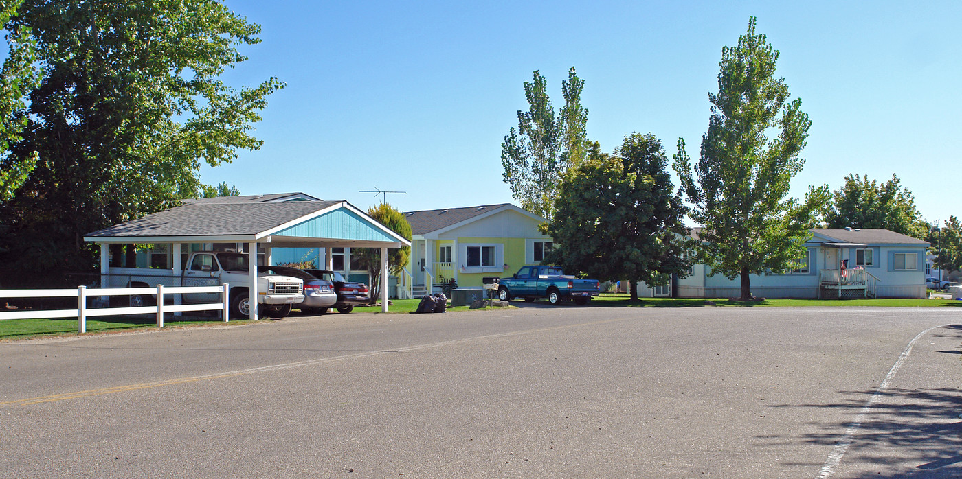 Happy Valley Park in Nampa, ID - Building Photo