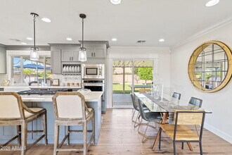 8308 E Valley View Rd in Scottsdale, AZ - Building Photo - Building Photo