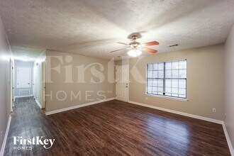 1327 Labelle St in Jonesboro, GA - Building Photo - Building Photo