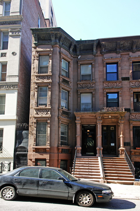 4 W 83rd St in New York, NY - Building Photo