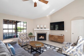 16023 N 58th Way in Scottsdale, AZ - Building Photo - Building Photo