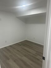 3803 NE Colonial Dr, Unit 3803 in Lee's Summit, MO - Foto de edificio - Building Photo
