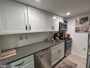 1600 Prince St in Alexandria, VA - Foto de edificio - Building Photo