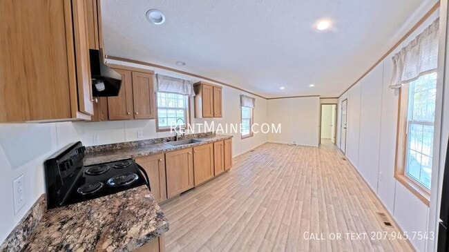 135 Penney Ln in Bradley, ME - Building Photo - Building Photo