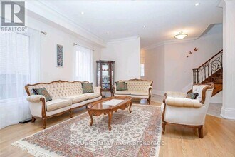 15 Silverado Trail in Vaughan, ON - Building Photo - Building Photo