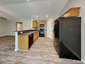 6235 Leslie Drive in Charlotte, NC - Building Photo - Building Photo