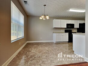 140 Avery Dr in Covington, GA - Building Photo - Building Photo