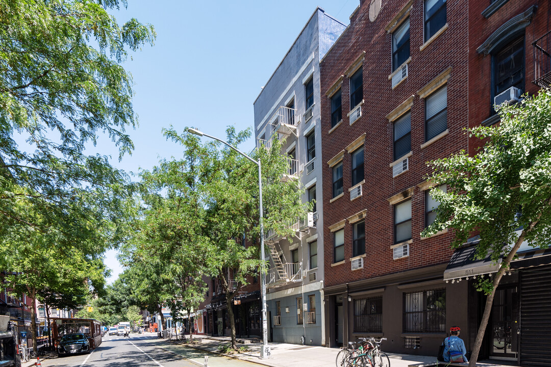 507 E 12th St in New York, NY - Building Photo