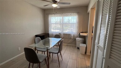 941 Crystal Lake Dr in Pompano Beach, FL - Building Photo - Building Photo