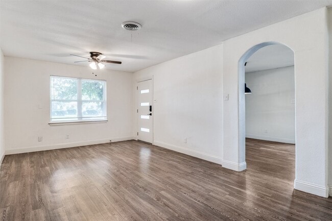 10019 Olmos Dr in Dallas, TX - Building Photo - Building Photo