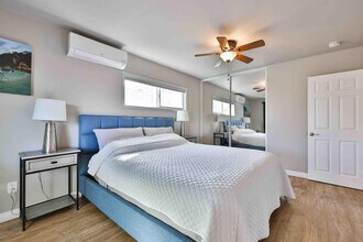 6479 Carthage St in San Diego, CA - Foto de edificio - Building Photo