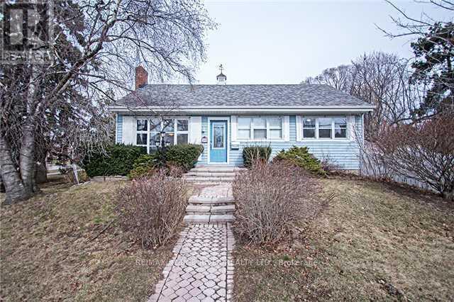 200 Trent St E in Whitby, ON - Building Photo