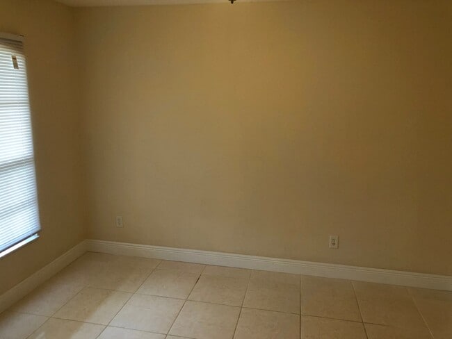 1513 SW 13th Terrace in Cape Coral, FL - Building Photo - Building Photo