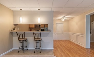 38465 North Ln in Willoughby, OH - Foto de edificio - Building Photo