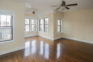 3707 N Wilton Ave, Unit 3709-3 in Chicago, IL - Building Photo