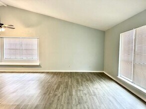 2703 Armstrong Dr in Arlington, TX - Building Photo - Building Photo