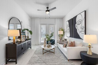 Evelyn City Lofts in Tampa, FL - Building Photo - Building Photo