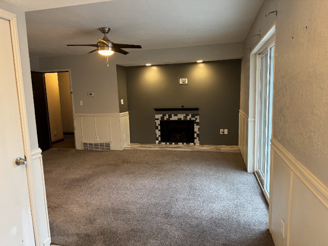 5561 S Willow Ln in Murray, UT - Building Photo - Building Photo