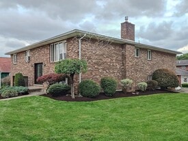 621 N Rogers Ave, Unit 2 in Endicott, NY - Building Photo