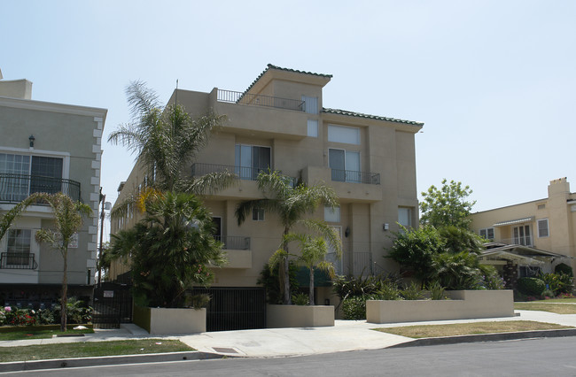 4742 Elmwood Ave in Los Angeles, CA - Foto de edificio - Building Photo