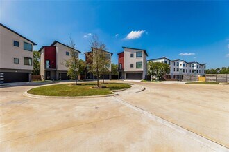 1417 Kramer Ln, Unit 9 in Austin, TX - Building Photo - Building Photo