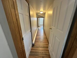 47 W Bridge St, Unit 1 upstairs in Oswego, NY - Building Photo - Building Photo