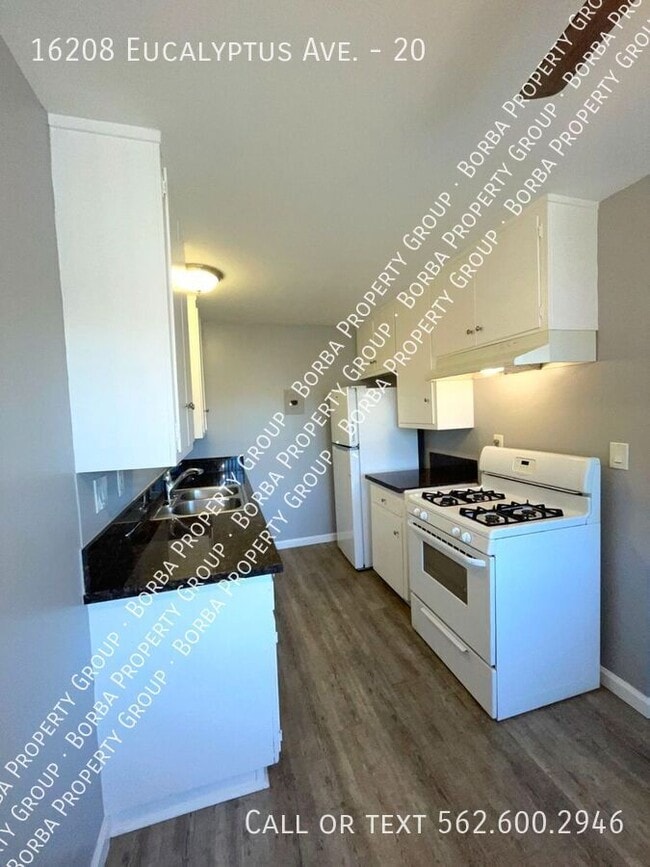 16208 Eucalyptus Ave in Bellflower, CA - Building Photo - Building Photo