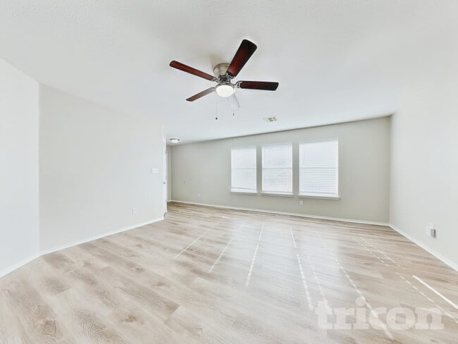 201 Hereford St in Cibolo, TX - Foto de edificio - Building Photo