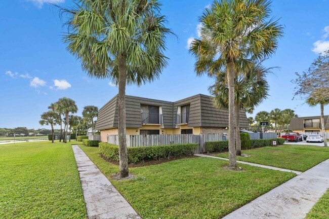 619 6th Way in West Palm Beach, FL - Building Photo - Building Photo