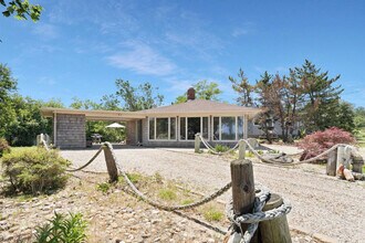 155 Sound Ave in Mattituck, NY - Building Photo - Building Photo