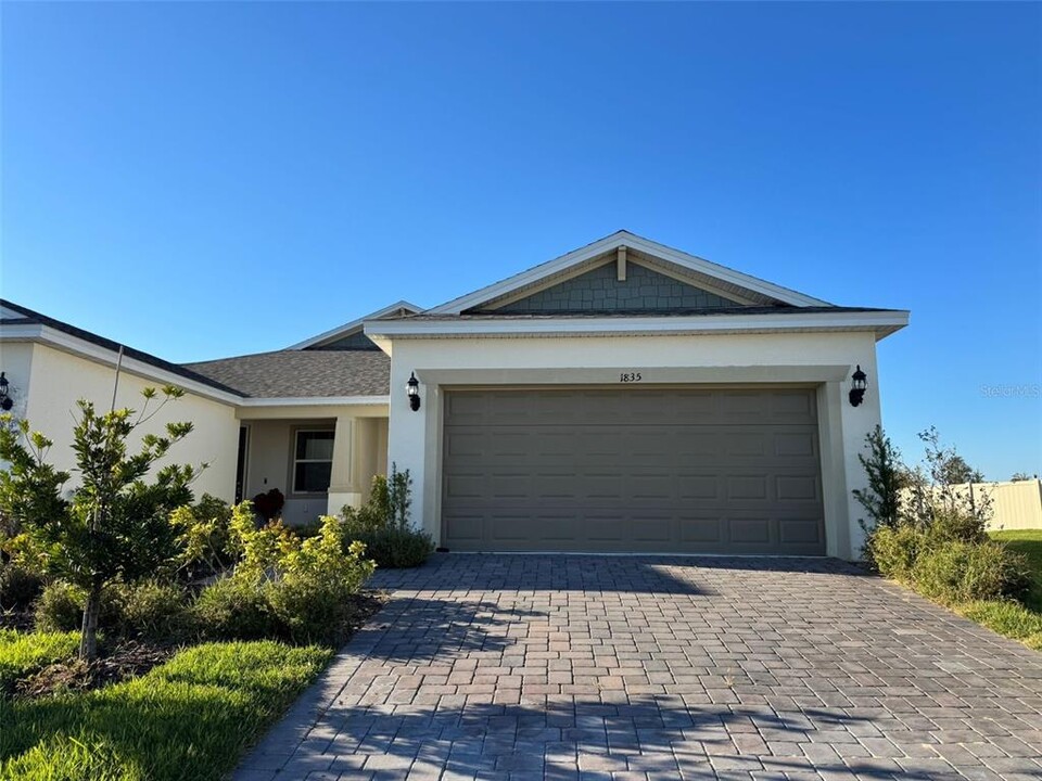 1835 Spring Shower Circle in Kissimmee, FL - Foto de edificio