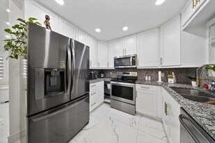 849 Camellia Dr in Royal Palm Beach, FL - Building Photo