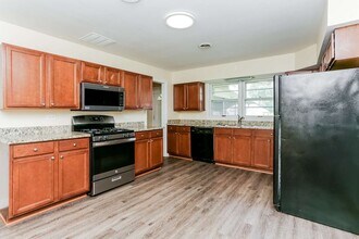 1407 Highland Ave in Joliet, IL - Building Photo - Building Photo