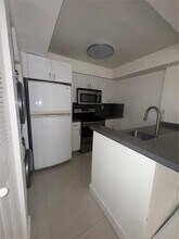 15525 Miami Lakeway N, Unit 207 in Miami Lakes, FL - Foto de edificio - Building Photo