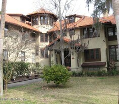 212 St Johns Ave in Green Cove Springs, FL - Building Photo