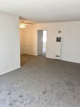 Blackburn Apartments in Los Angeles, CA - Foto de edificio - Building Photo