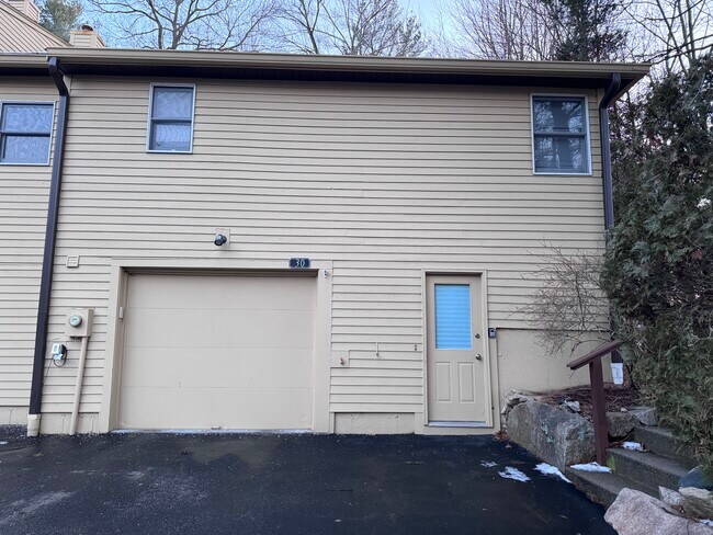 30 E Bluff Rd in Ashland, MA - Building Photo - Building Photo