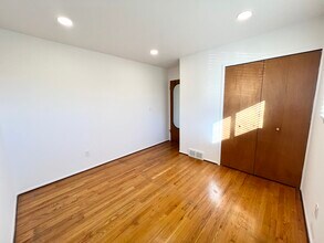 30541 McGrath Dr in Warren, MI - Building Photo - Building Photo