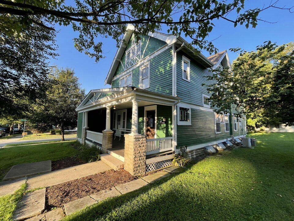 424 S Fess Ave in Bloomington, IN - Foto de edificio