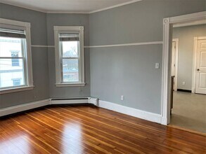 79 Mystic St, Unit 2 in Arlington, MA - Building Photo - Building Photo
