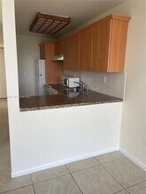 1700 NW N River Dr, Unit 901 in Miami, FL - Building Photo - Building Photo