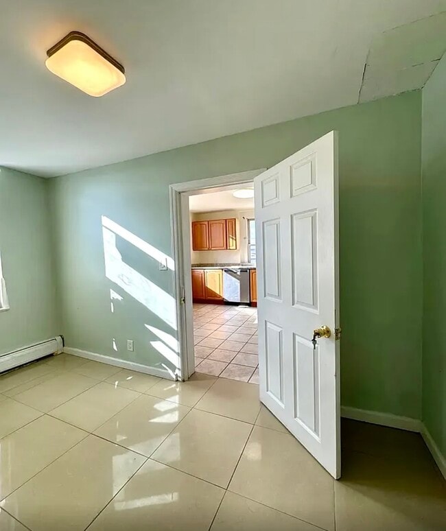 1401 6th St, Unit 2 in North Bergen, NJ - Building Photo - Building Photo