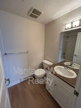 140 Asher Rd in Kelowna, BC - Building Photo - Building Photo