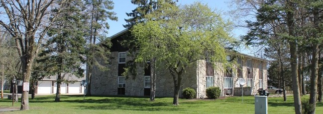 Maplewood Apartments in Plover, WI - Foto de edificio - Building Photo