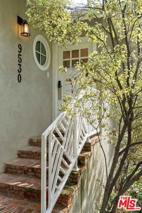 9530 Cedarbrook Dr in Beverly Hills, CA - Building Photo - Building Photo