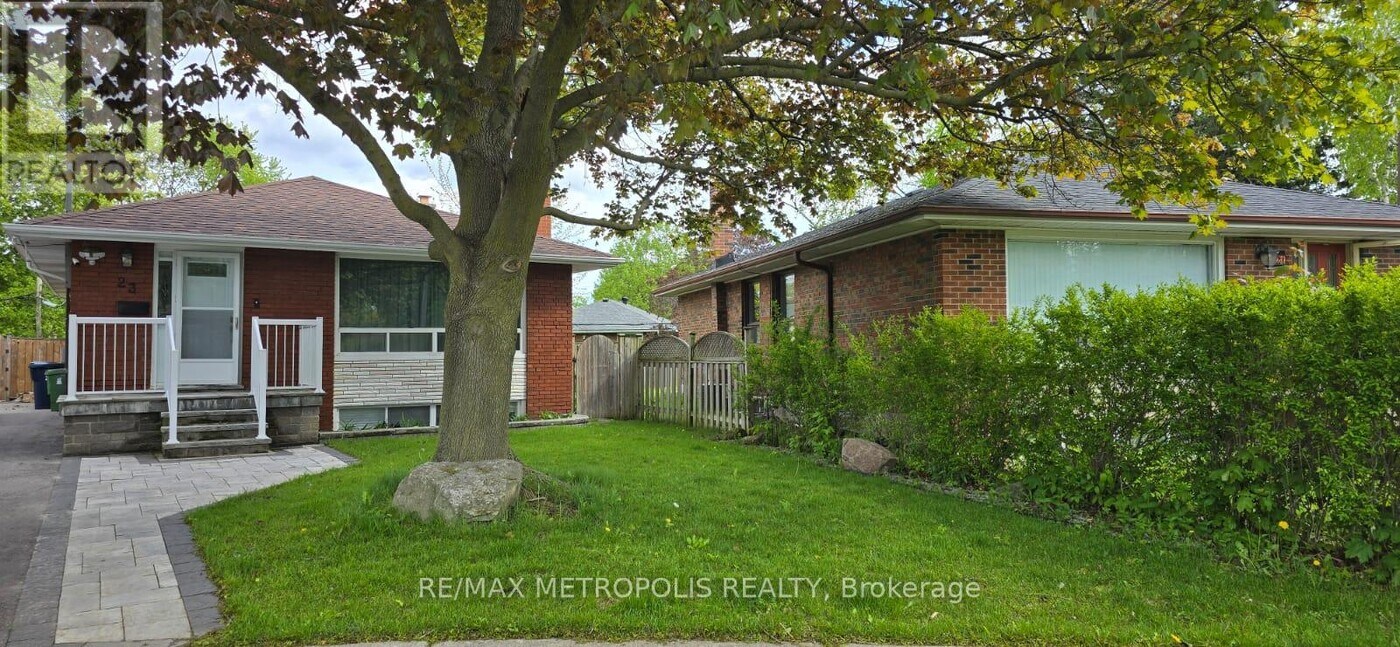 23 Alanbury Crescent in Toronto, ON - Building Photo