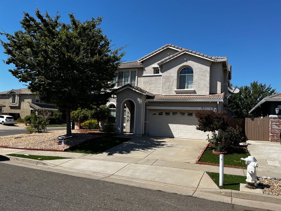 4292 Borderlands Dr in Rancho Cordova, CA - Building Photo