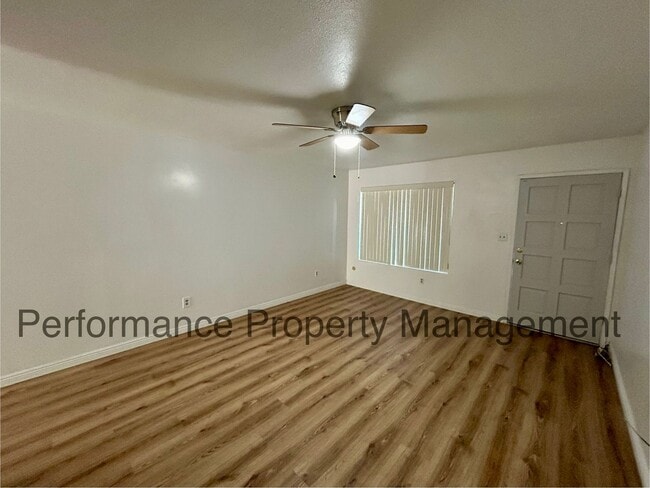 1001 Nimrod Ct in Bakersfield, CA - Building Photo - Building Photo