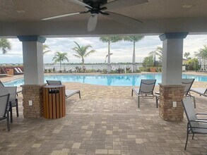 324 Spg Hl Lk Lp in Cape Coral, FL - Building Photo - Building Photo