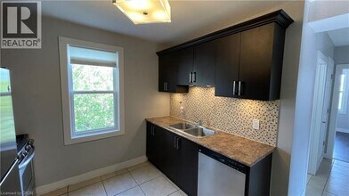 1544 King St E in Hamilton, ON - Building Photo - Building Photo